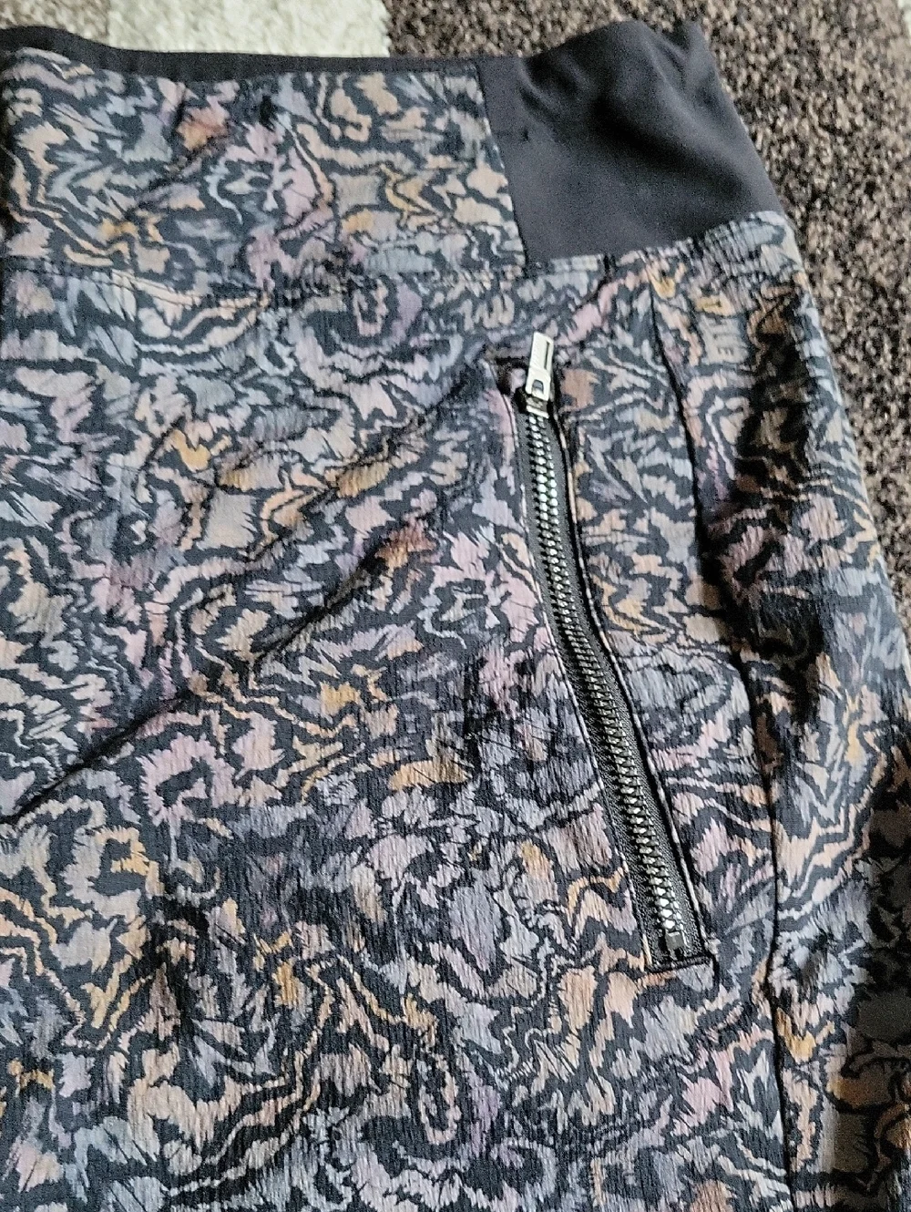 Athleta Trekkie North Jogger Pants Kinetic Abstract Size 6 - Picture 4 of 10